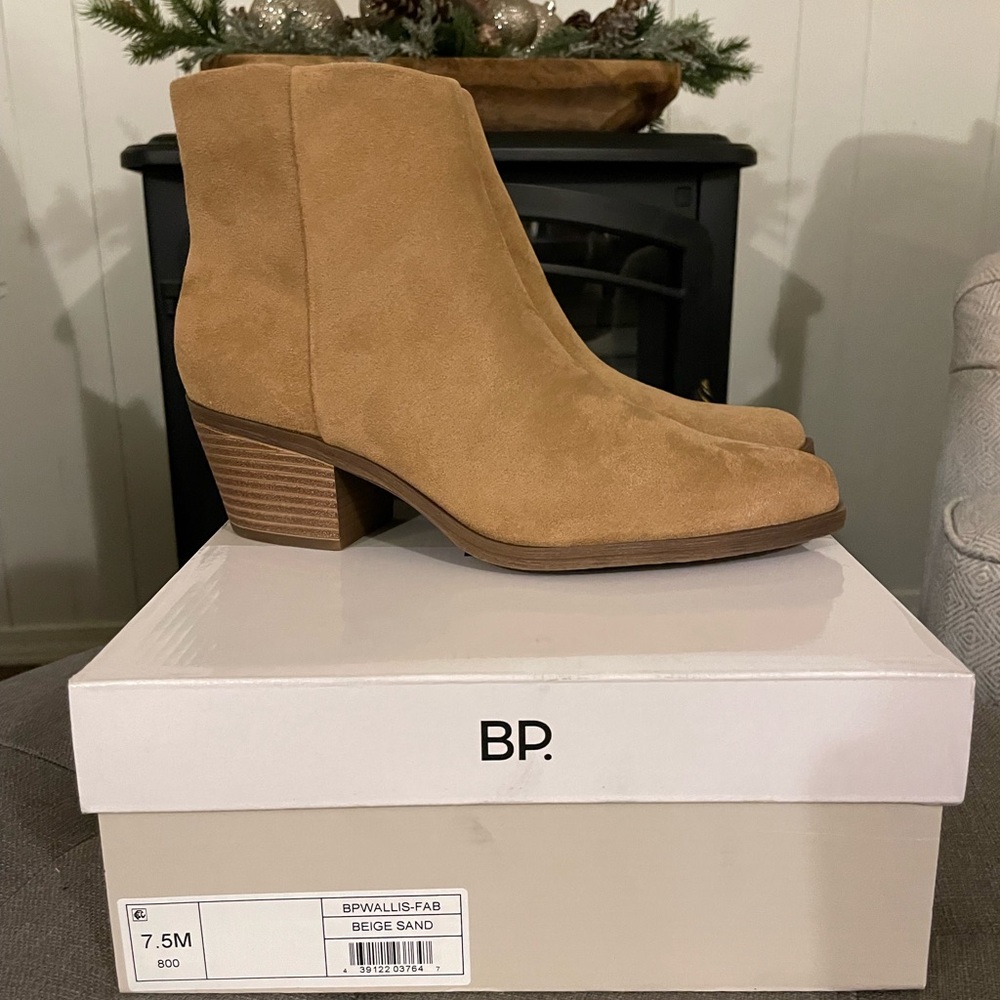 BP Wallis in Sand Beige bootie. New in box. 7.5